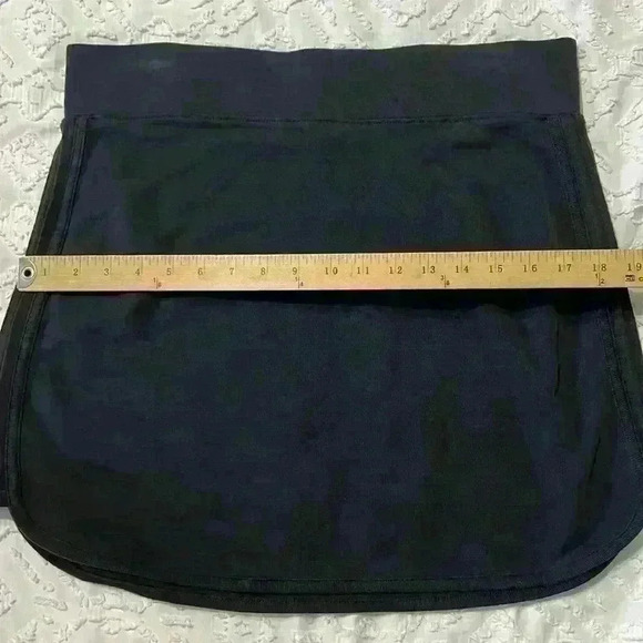 Athleta Black Skirt. Women’s Size Medium - Picture 4 of 10